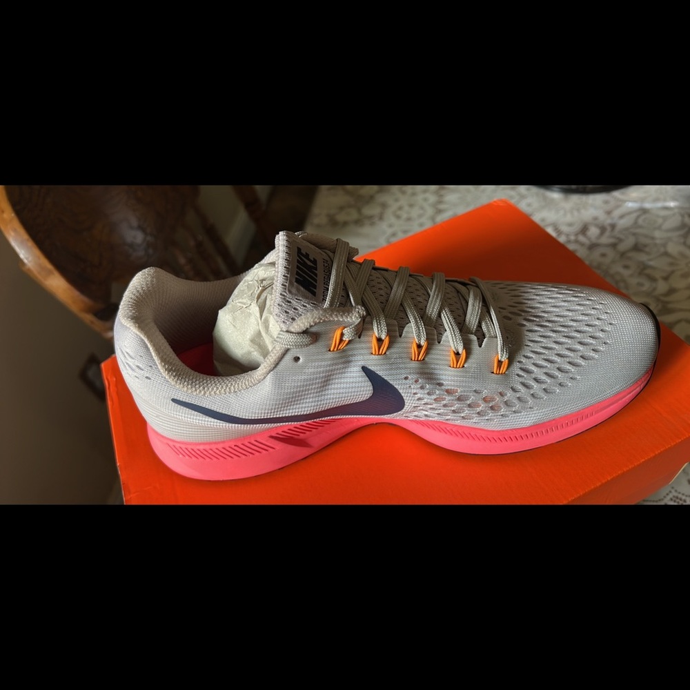 Mens Nike shoe
